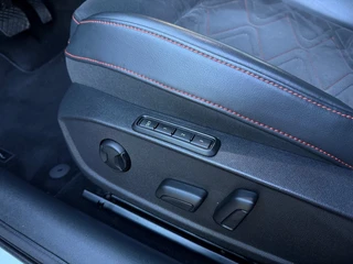 SEAT Leon 1.4 TSI eHybrid PHEV FR 204PK Trekhaak Camera Carplay ACC / 12