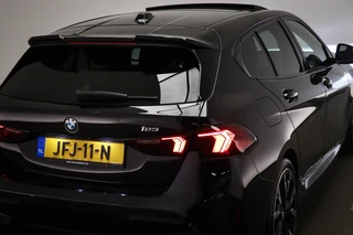 BMW 1-serie 123 xDrive | INNOVATION PACK | PANORAMADAK | STUURVERWARMING | MASSAGE |  HEAD UP | 360 CAMERA | 19" / 28