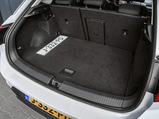 Volkswagen T-Roc 1.5 TSI Sport Business R | TREKHAAK | STOELVERWARMING | ADAPTIVE / 9