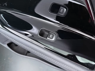 Kia Niro 1.6 GDi Hybrid DynamicPlusLine  - Stoel / Stuurwielverwarming - Climate Control - ACC - Trekhaak - Achteruitrijcamera - Fabrieksgarantie tot 02-2028 / 43