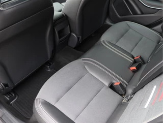 Mercedes-Benz A-Class 180 Ambition  | Trekhaak | Navigatie | LED | Org. NL / 23