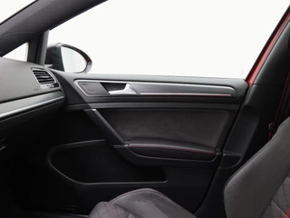 Volkswagen Golf 2.0 TSi GTi 290 Pk TCR | Panorama Dak | Adaptive Cruise | Camera | Stoelverwarming | 18 inch | 90.438 km!! / 45