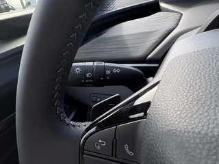 Toyota C-HR+ First Edition 77 kWh NIEUW DIRECT LEVERBAAR! STOEL/STUURVERW 20'' LM-VELGEN BLIND SPOT EL-ACHTERKLEP WARMTEPOMP NAVI PARK-SENSOREN CAMERA CLIMA APPLE/ANDROID / 27