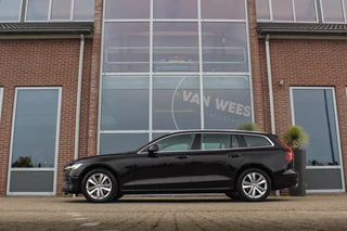 Volvo V60 2.0 B4 Inscription | NL auto | 2e eigenaar | BTW auto | Stuurverwarming | Leer | Cruise control | DAB | Camera | LED | Navigatie | Bluetooth | PDC / 7