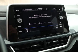 Volkswagen T-Roc 1.0 TSI 110pk Style Trekhaak LED Virtual Cockpit Navigatie / 23