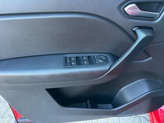Renault Captur 1.3 TCE INTENS Trekhaak, Stoelverwarming, Navi, ALL IN prijs! / 11