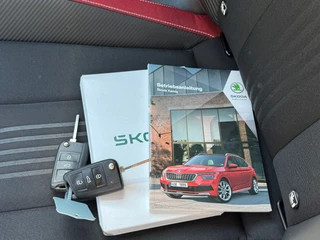 Skoda Kamiq 1.0 TSI Monte Carlo * Panoramadak * Stoelverwarming * Carplay * Full Led * / 14