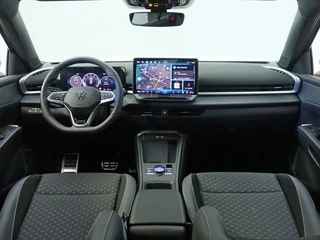 Volkswagen T-Roc 1.5 eTSI R-Line Elek. Trekhaak | Stuur-/stoelverwarming | Verlichte logo's / 20