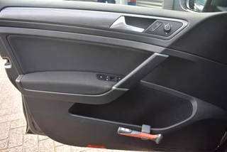 Volkswagen Golf 1.5 TSI COMFORTLINE BUSINESS ADAP. CRUISE / CARPLAY / 16
