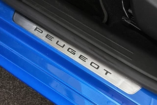 Peugeot 208 1.2 Hybrid 145 e-DCS6 GT Navigatie Adaptieve Cruise Control Achteruitrijcamera / 23