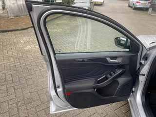 FORD Focus 1.0 EcoBoost Hybrid 125pk ST-Line / 14