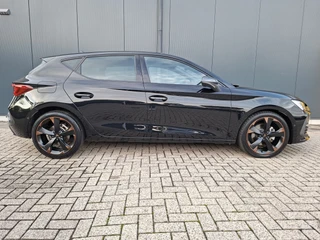 Cupra Leon 1.5 eTSI Business Intense AUT.* Navigatiesysteem * Elektrische stoelen met memory * Parkeercamera * / 2