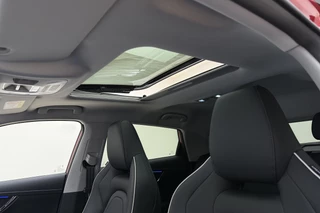 Omoda 5 EV Premium 61 kWh | Camera's rondom | Schuif/kantel dak | LED verlichting | Lederen bekleding | Stoelverwarming/ventilatie | Sfeerverlichting | Drive assist / 35