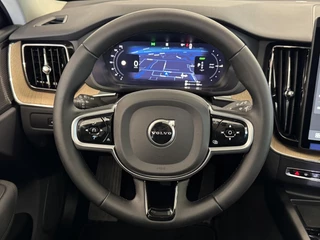 Volvo XC60 2.0 T8 Plug-in hybrid AWD Ultra Dark / 19