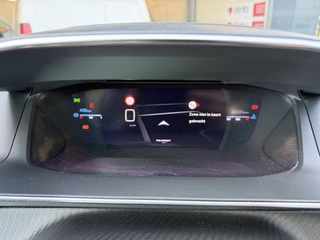 Peugeot 208 100pk GT (Camera - Keyless Entry - Parkeersensoren V+A - LED - Navigatie - Automatische Airco - Draadloos laden - Apple Carplay - 3D Cockpit) / 16