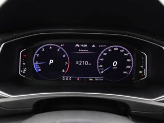 Volkswagen T-Roc 1.5 TSi 150 Pk Automaat R line | Black Style | Trekhaak | Stoelverwarming | Panorama dak | Camera | Adaptive Cruise | Climatronic | Carplay | 19 Inch | 58.509 Km !! / 25