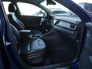 Kia Niro 1.6 GDi Hybrid ExecutiveLine | Automaat | Dodehoek detectie | Adaptieve Cruise | Stoelverwarming | Lederenbekleding | Camera | Xenon verlichting | Parkeersensoren | Navigatie / 16