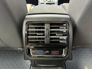 Volkswagen Passat 1.8 TSI Business Edition R Automaat | Climate control | Achteruitrij camera | Navigatie | Elektrisch Pakket | Afneembare Trekhaak | Ergo-Comfort stoel | Parkpilot | LM-Velgen | LED Verlichting / 20