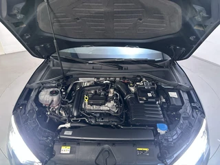 Audi A3 Sportback 30 TFSI Advanced Edition LED Adaptive Cruise Camera DAB+ / 17