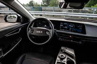 Kia EV6 Light 77.4 kWh | SOH 100% | Trekhaak | ACC | Camera | LED | Keyless | Navigatie | Apple Carplay/Android Auto | Dealeronderhouden | 19" / 15