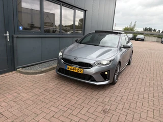 Kia ProCeed 1.5 T-GDi 160pk Automaat GT-PlusLine  SCHUIFDAK/JBL/CAMERA/DODEHOEK/AFN.TREKHAAK/18INCH