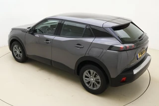 Peugeot 2008 1.2 PureTech 100pk Active Pack | Distributieriem vervangen in mei 2025 bij 92.519km | Navigatie | Climate Control | DAB+ | Lichtmetalen Velgen 16inch | Apple Carplay/Android Auto / 5