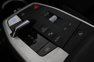 BMW iX1 eDrive20 67 kWh  M-sport, Stoelen, Virtual, Climate, / 33