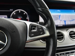Mercedes-Benz E-klasse 220 d AMG Line Night Edition Panoramadak Widescreen Sfeerverlichting Apple CarPlay Android Auto Camera Stoelverwarming LED / 18