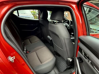 Mazda 3 2.0 e-SkyActiv-G M Hybrid Comfort  Navi, Camera, App Connect / 19