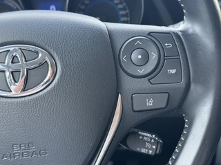 Toyota Auris 1.8 Hybrid Dynamic Ultimate NAVI CRUISECONTROL STOELVERWARMING / 17