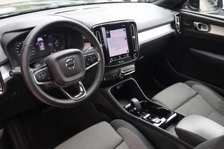 Volvo XC40 T4 Recharge Plus Bright | Stoelverwarming | Trekhaak | 360° Camera | H/K | Keyless / 20