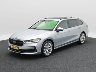 Skoda Superb Combi 1.5 TSi 204 Pk PHEV Edition | Panoramadak | Stoelverwarming | Camera | Trekhaak | Adaptive Cruise | 17 Inch | 23.131 Km !!