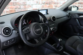Audi A1 Sportback 1.0 TFSI 96pk Adrenalin 5 deurs  / Navigatie / Bluetooth / S Line Exterieur / Cruise Control / LED Achterlichten / Mistlampen / Lederen Sportstuur / Multifunctioneel Stuurwiel / 17 Inch / 12