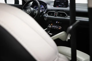 Mazda CX-5 2.0 SkyActiv-G 165 Skylease+ | ACHTERBANKVERWARMING | HEAD UP | DAB | 360 CAMERA | TREKHAAK | 19" / 15