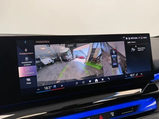 BMW i5 eDrive40 84 kWh  Head-Up ACC PDC Trekhaak M-Sport Leder 24 Maanden garantie* (Vraag naar de voorwaarden) / 31