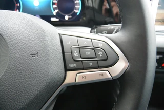 Volkswagen Golf Variant TSI 110pk Life Business Achteruitrijcamera | Navi / 24