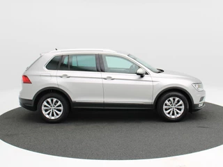 Volkswagen Tiguan 1.4 TSi 125 Pk Connected Series | Cruise Control | Navigatie | Climatronic | Parkeersensoren | 17 Inch | 158.663 Km !! / 9