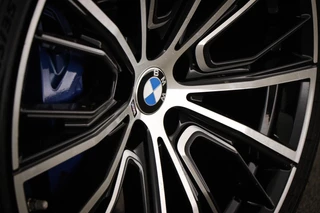 BMW 5-serie Touring 540i xDrive M-Sport | Facelift | PANORAMADAK | 360 CAMERA | TREKHAAK / 33