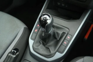 SEAT Arona 1.0 TSI 95pk Style Business Intense Camera Virtual Cockpit ACC Keyless Navigatie Carplay / 30