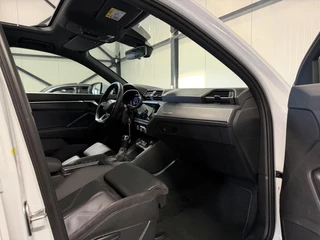 Audi Q3 Sportback 35 TFSI S-line Pano Virtual Black Optic / 32