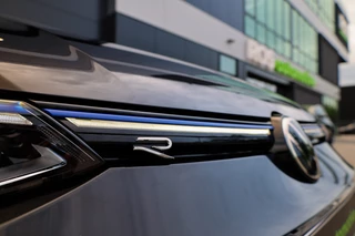 Volkswagen Golf 2.0 TSI R 4Motion  | PANO | AKRAPOVIC | DODE HOEK | STUURVERW | IQ-LIGHT | / 7