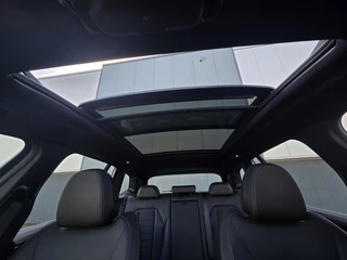 BMW X3 sDrive20i Launch Edition High Executive | Schuif-kanteldak | Climate Control | Parkeercamera / 28