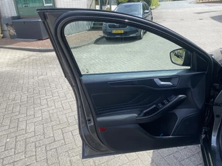 Ford Focus 1.0 EcoBoost Hybrid 155pk  ST-Line / 15