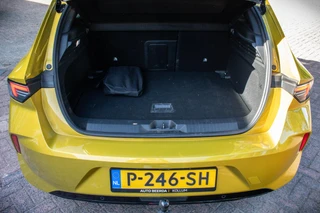 Opel Astra 1.2 Turbo 130 PK Ultimate Automaat Panodak | Camera | AGR Stoelen | Dodehoek Detectie | Adaptieve Cruise Control | 24DKM! | Rijklaar / 18