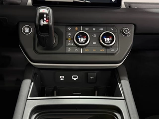 Land Rover Defender 110 2.0 D200 110 | Pano | PPF | Meridian | Trekhaak | Carplay | Geel kenteken / 27