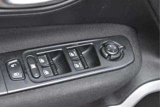 Jeep Renegade 1.4 MultiAir Latitude  | NL-Auto | Cruise Contr | Airco | Bluetooth | LM-Velgen | NAP / 15