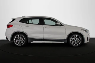 BMW X2 xDrive20i High Executive M Sport X Achteruitrijcamera Head-Up Leder Adaptief Onderstel / 31