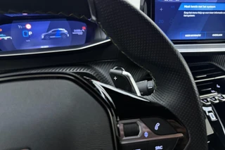 Peugeot 208 1.2 Hybrid 145 e-DCS6 GT | Stoelverwarming | Cruise control | Apple carplay/Android auto | Elek. verstelbare stoelen | Achteruitrijcamera | Kunstlederen/Alcantara bekleding | Massagefunctie | Stuurbediening / 22