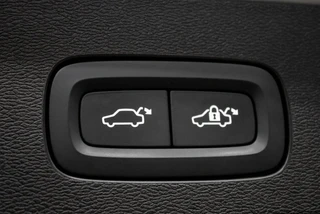 Volvo V60 B4 MHEV Ultimate Dark 197PK Pano l Harman l Leder l 360° | HUD | Winterpakket / 13