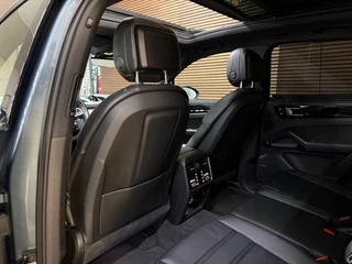 Porsche Cayenne 3.0 E-Hybrid Full Option | Vierwielbesturing | PANO | PDLS+ | BOSE | PASM | ComfortPakket | Soft Close |Trekhaak / 40